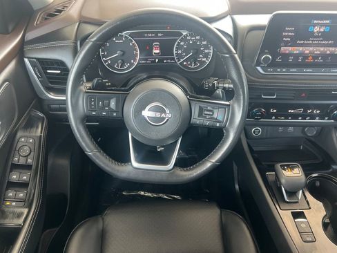 Used 2023 Nissan Rogue SV w/ SV Premium B Package image 15