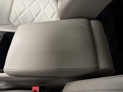 Used 2024 Volkswagen Atlas SE w/ Black Wheel Package image 19