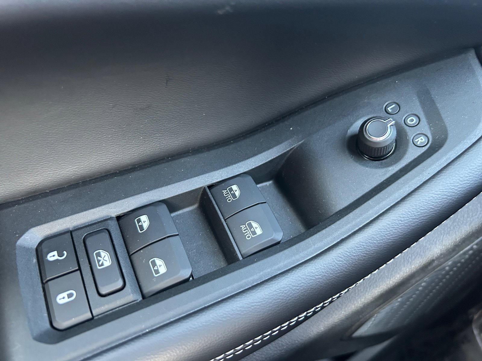 Used 2025 Jeep Grand Cherokee Altitude AWD/4WD image 19