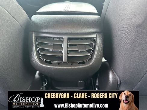 Used 2023 Chevrolet Malibu LT FWD image 29