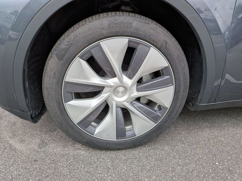 Used 2023 Tesla Model Y Long Range AWD/4WD image 10