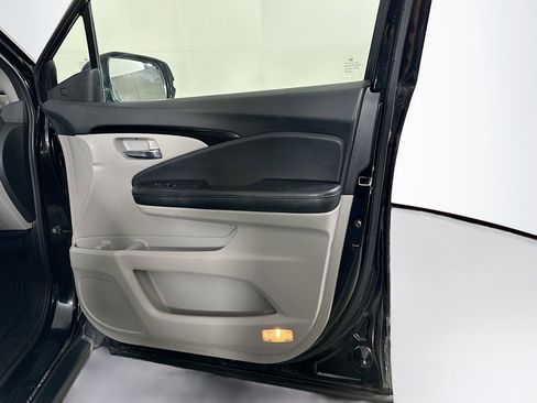 Used 2017 Honda Pilot Elite image 35