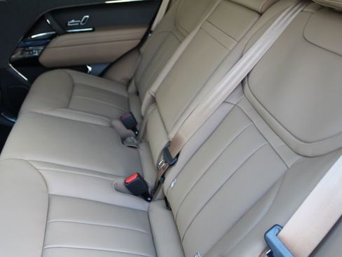 New 2026 Land Rover Range Rover Sport SE image 4