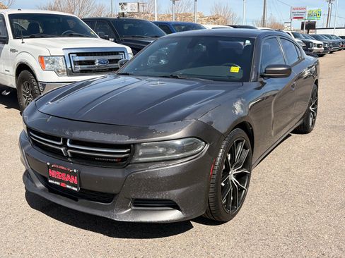 Used 2015 Dodge Charger SE w/ Popular Equipment Group image 1