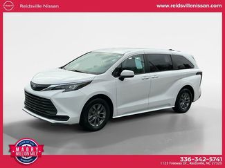 Used 2024 Toyota Sienna LE video 1