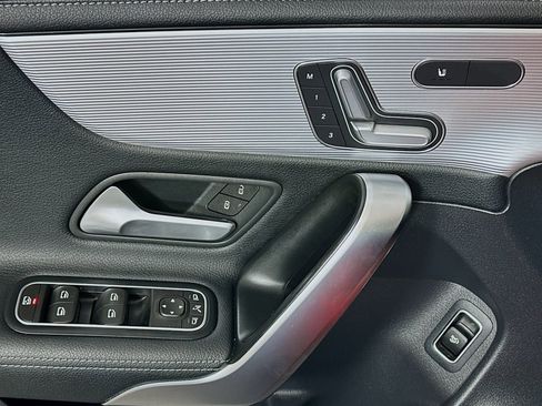 Used 2020 Mercedes-Benz CLA 250 w/ Premium Package image 21