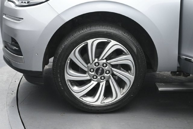 Certified 2023 Lincoln Navigator Reserve AWD/4WD image 37