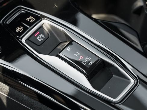 Certified 2025 Audi Q5 Premium AWD/4WD image 9