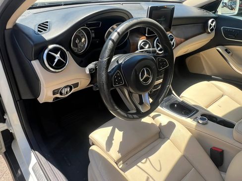 Used 2017 Mercedes-Benz GLA 250 4MATIC w/ Premium Package image 15
