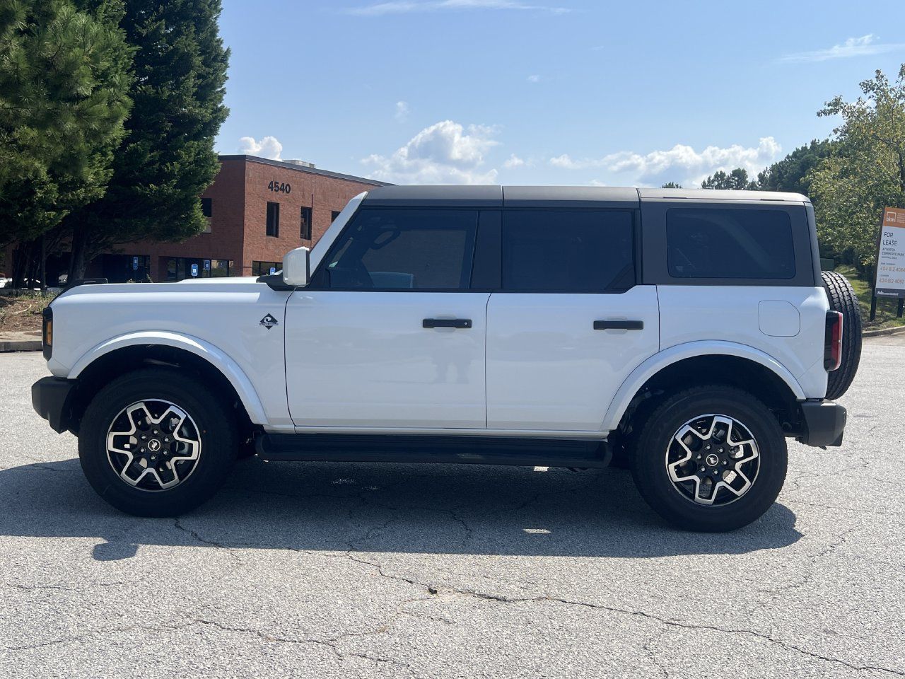 New 2026 Ford Bronco Outer Banks AWD/4WD image 19