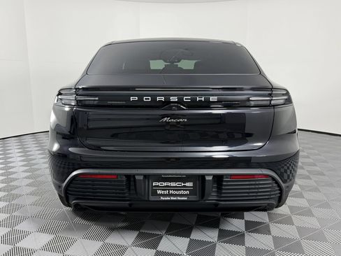 Certified 2026 Porsche Macan Electric RWD image 10