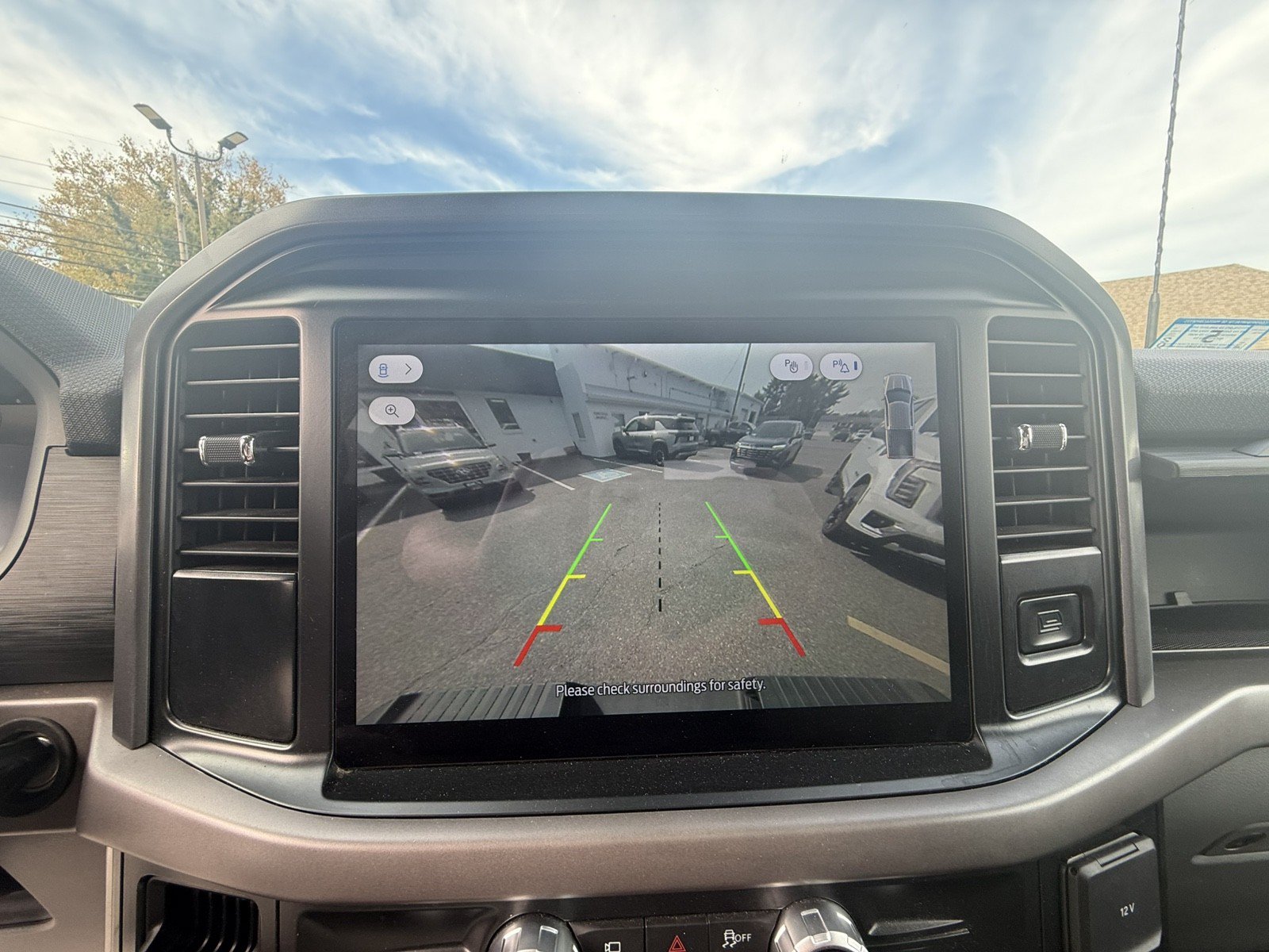 Used 2025 Ford F150 XLT w/ Equipment Group 301A Standard AWD/4WD image 15