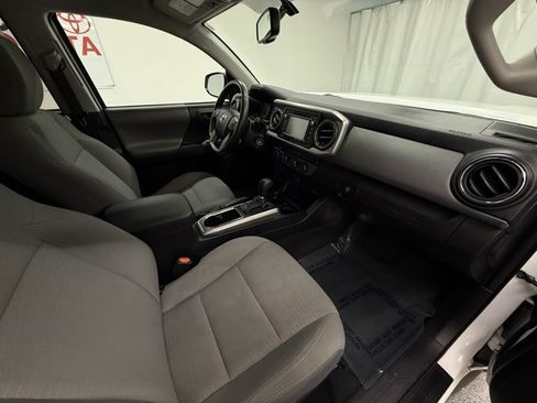 Certified 2017 Toyota Tacoma SR5 image 8