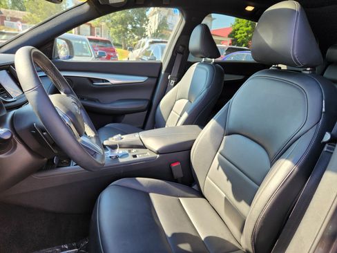 Used 2021 INFINITI QX50 Luxe w/ Appearance Package AWD/4WD image 10