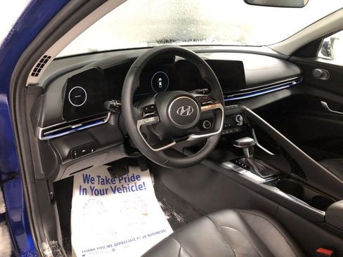 Used 2023 Hyundai Elantra Limited image 19