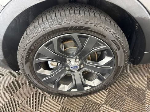 Used 2018 Ford Explorer Sport w/ Equipment Group 401A AWD/4WD image 32