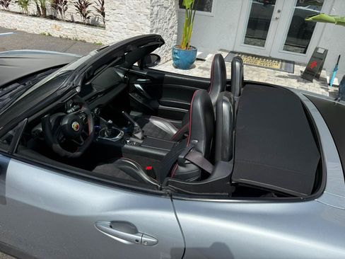 Used 2018 FIAT 124 Spider Abarth w/ Convenience Group RWD image 9