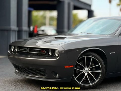 Used 2018 Dodge Challenger R/T w/ Performance Handling Group RWD image 2