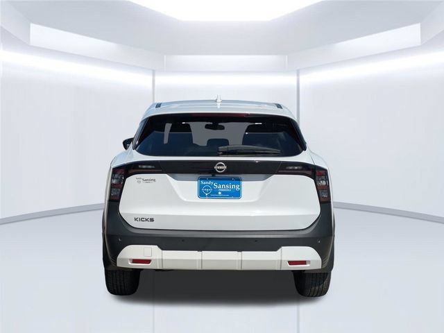 Used 2025 Nissan Kicks SV FWD image 5