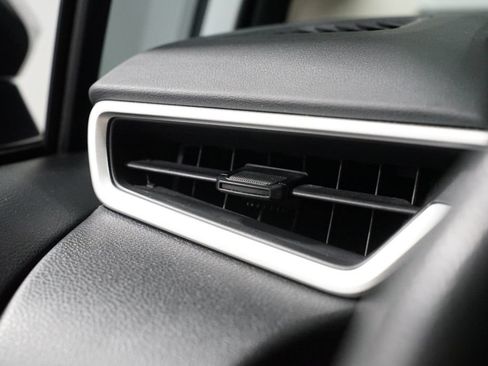 Used 2025 Toyota Corolla LE FWD image 23