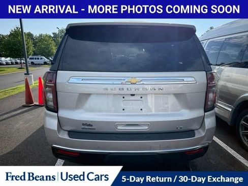 Used 2022 Chevrolet Suburban LT w/ Luxury Package AWD/4WD image 13