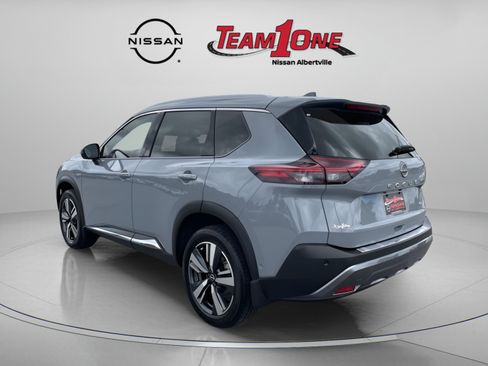 Used 2023 Nissan Rogue SL w/ SL Premium Package FWD image 6
