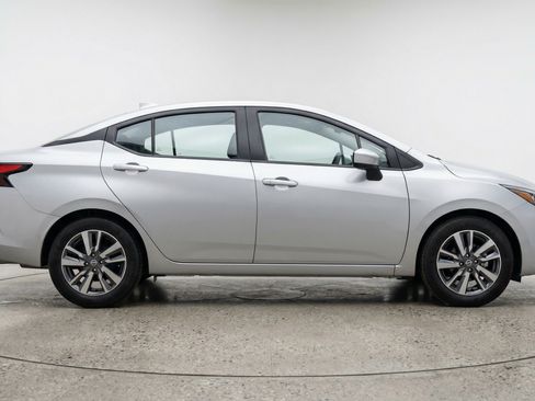 Used 2025 Nissan Versa SV FWD image 11