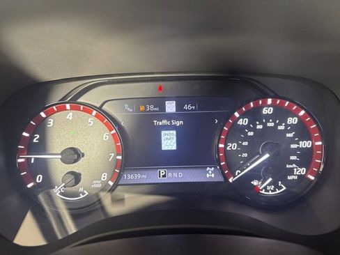 Used 2022 Nissan Frontier PRO-4X image 18