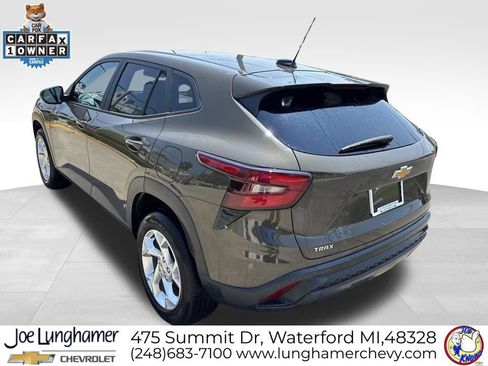 Used 2024 Chevrolet Trax LS w/ LS Convenience Package FWD image 6
