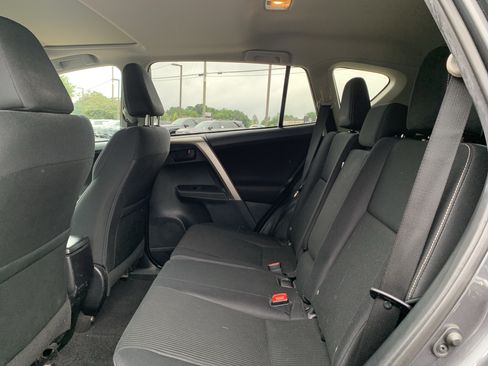 Used 2013 Toyota RAV4 XLE FWD image 32