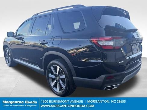 Used 2025 Honda Pilot Touring image 8