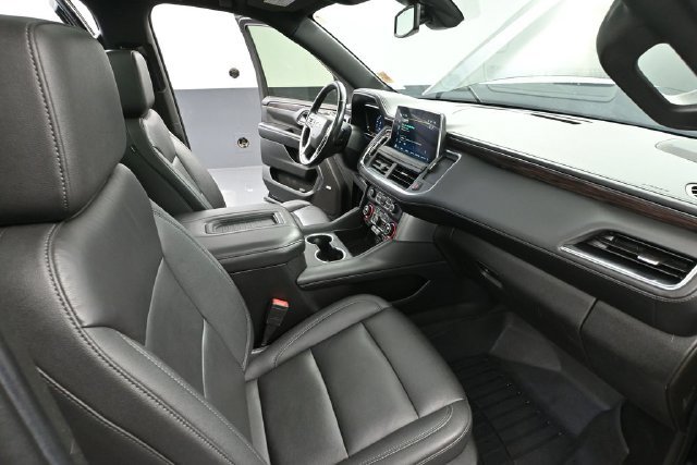 Used 2022 Chevrolet Suburban LT w/ Luxury Package AWD/4WD image 46
