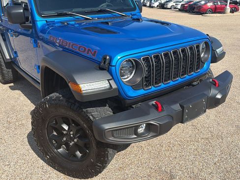 Used 2024 Jeep Wrangler Unlimited Rubicon AWD/4WD image 9
