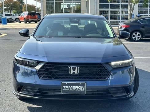 Certified 2025 Honda Accord SE image 2