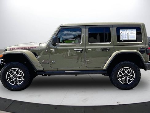 Used 2025 Jeep Wrangler Unlimited Rubicon w/ Safety Group AWD/4WD image 5