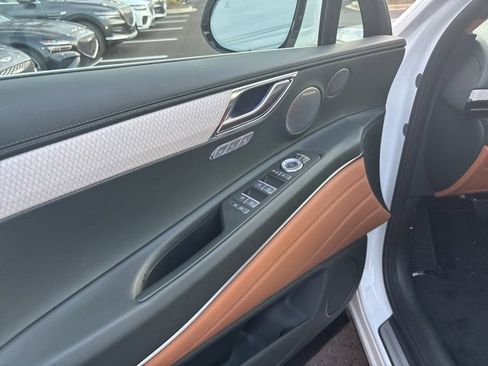 Used 2025 Genesis GV80 2.5T Prestige image 9