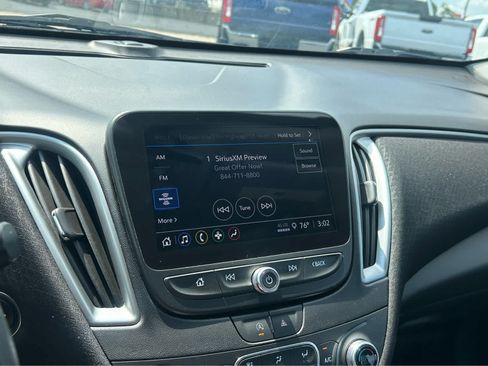 Used 2025 Chevrolet Malibu LT FWD image 26