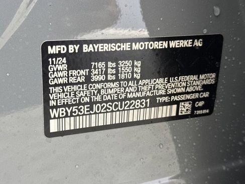 Used 2025 BMW i7 xDrive60 w/ Premium Package image 16