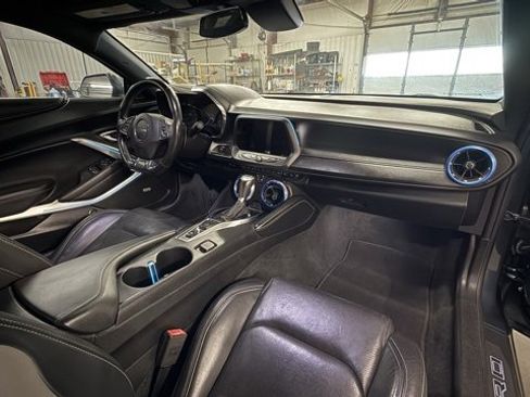 Used 2019 Chevrolet Camaro LT image 18