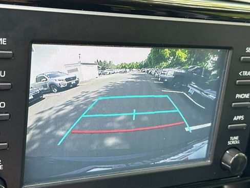 Used 2019 Toyota RAV4 LE FWD image 21