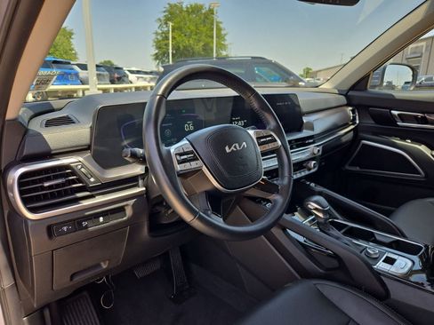 Certified 2024 Kia Telluride S FWD image 2