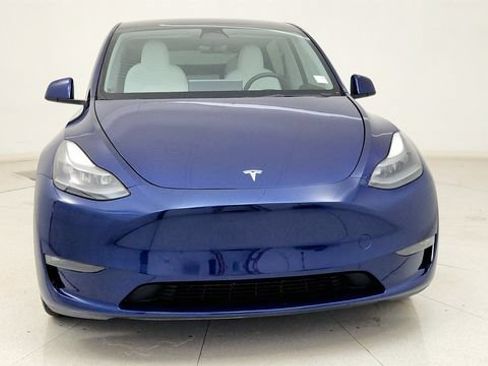 Used 2023 Tesla Model Y Performance AWD/4WD image 2