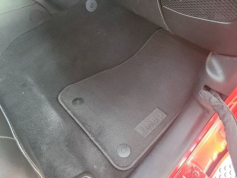 Used 2021 Jeep Wrangler Unlimited Sahara image 46