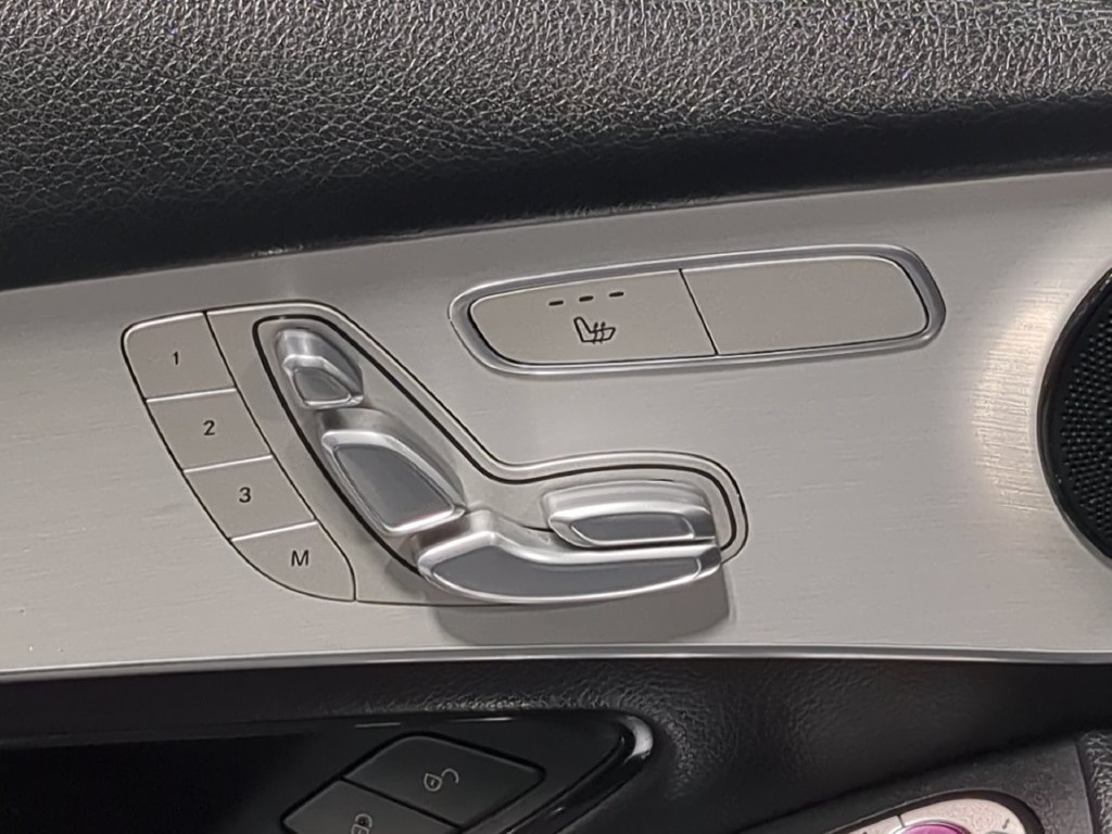 Used 2021 Mercedes-Benz GLC 300 4MATIC image 20