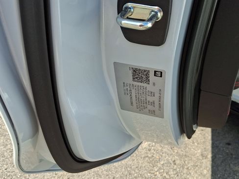 Used 2022 Chevrolet Corvette Stingray Preferred Conv w/ Battery Protection Package RWD image 27
