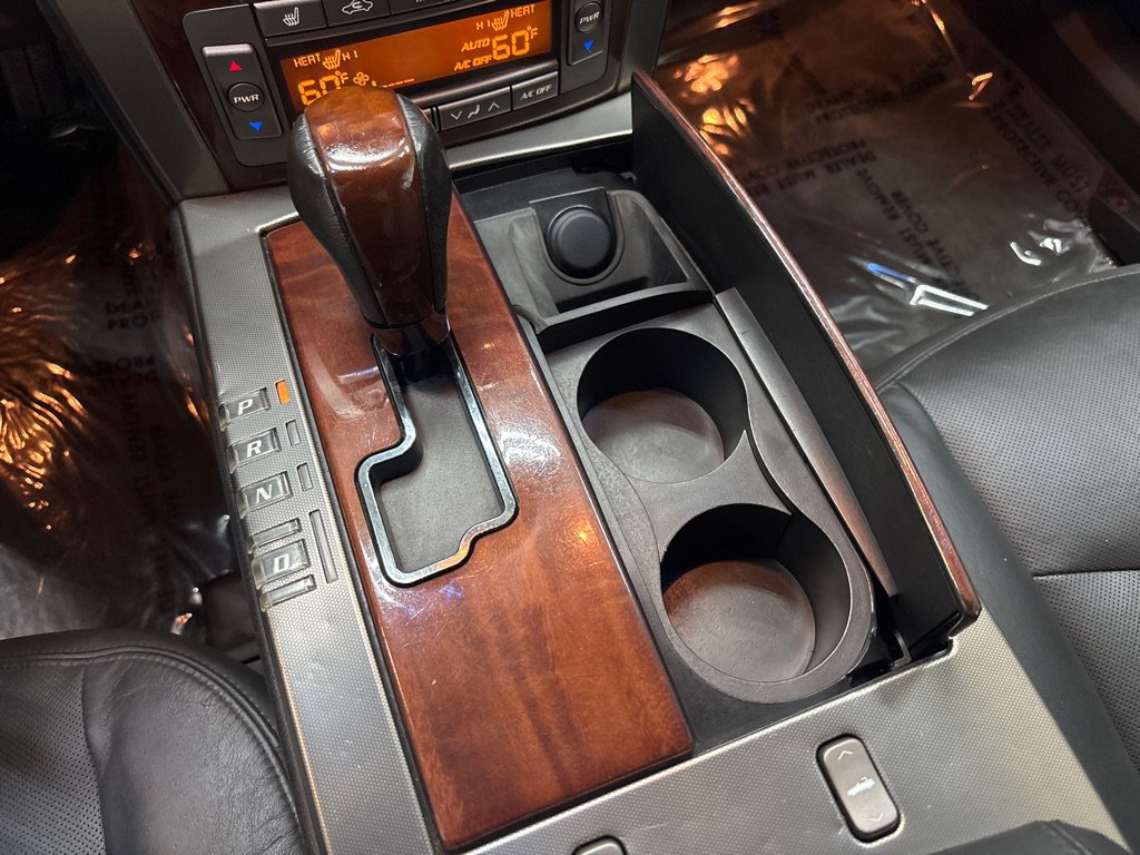 Used 2006 Cadillac XLR RWD image 32