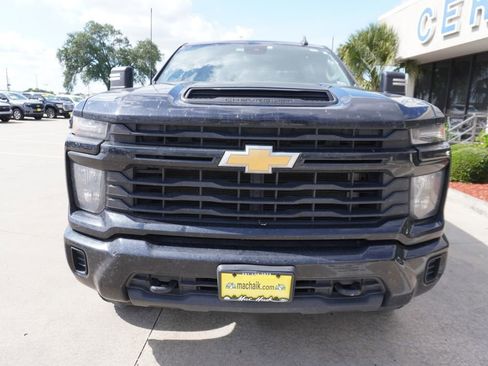 Used 2024 Chevrolet Silverado 2500 Custom w/ Custom Value Package AWD/4WD image 2