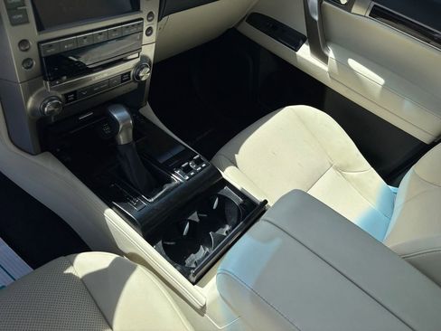 Used 2020 Lexus GX 460 Premium w/ Premium Package AWD/4WD image 25