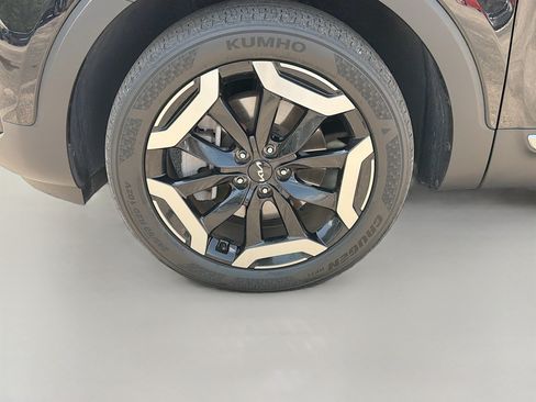 Used 2024 Kia Telluride S FWD image 40