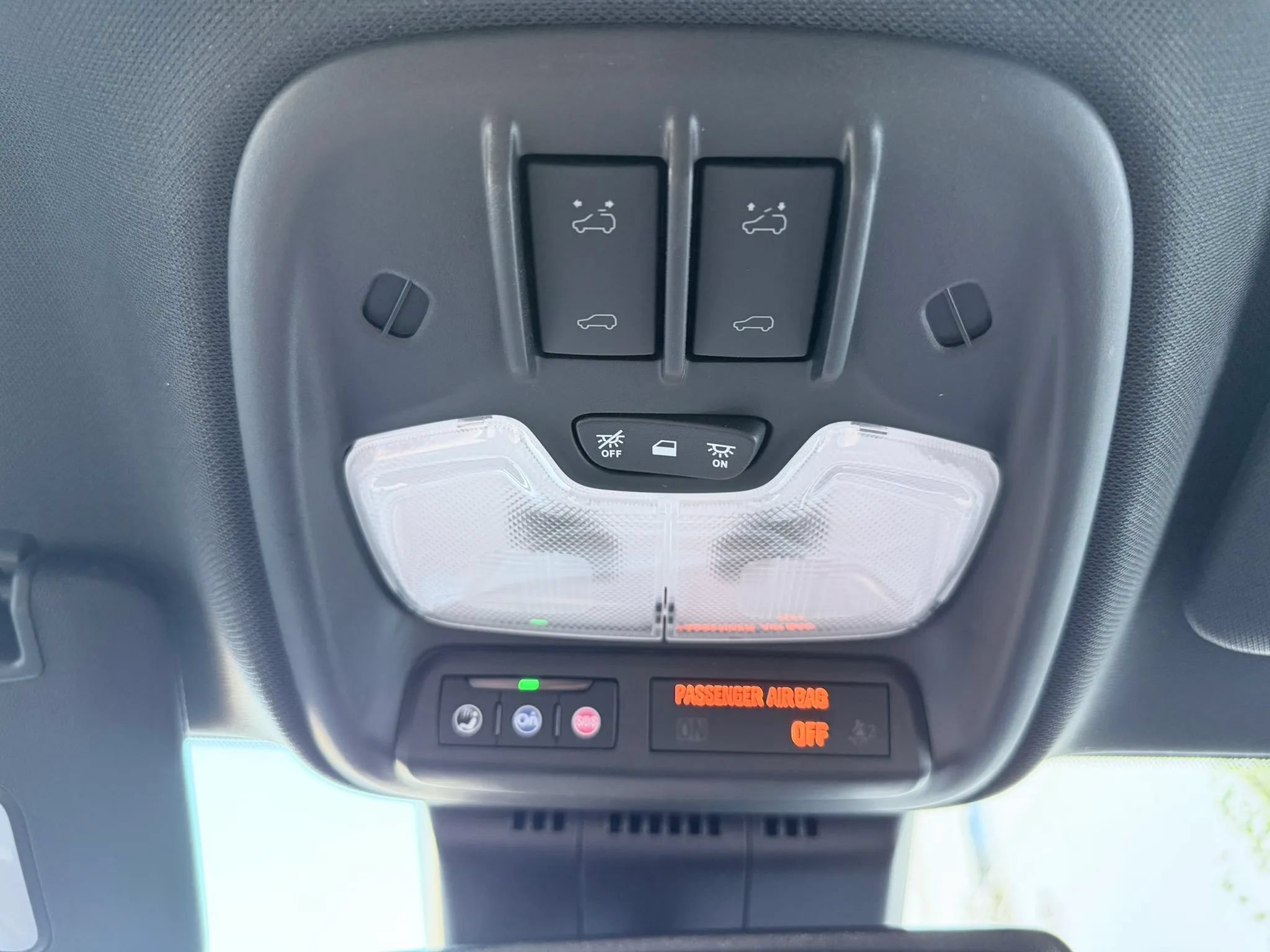 Used 2024 Chevrolet Colorado ZR2 w/ Technology Package AWD/4WD image 33